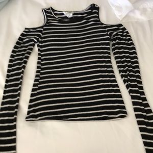 Long sleeve shirt with shoulder cut outs